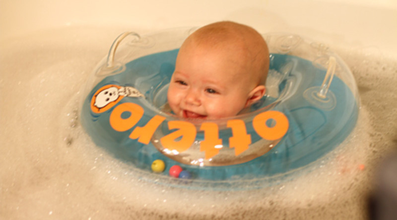 otteroo baby float video